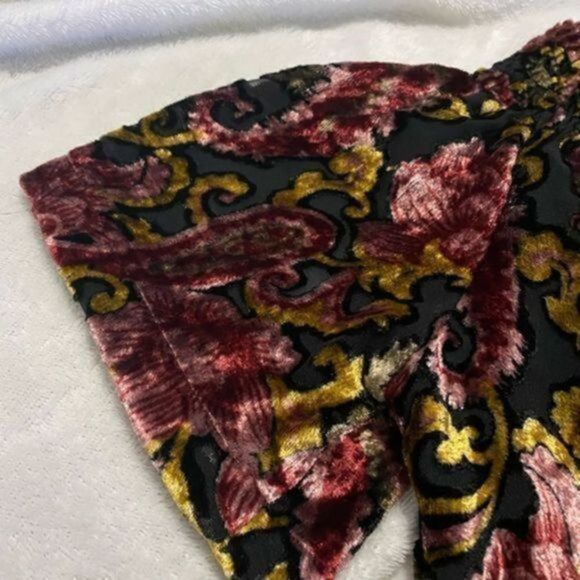 Anthropologie Seen Worn Kept Off the Shoulder Velvet Floral Embossed Top Black M - Picture 7 of 9